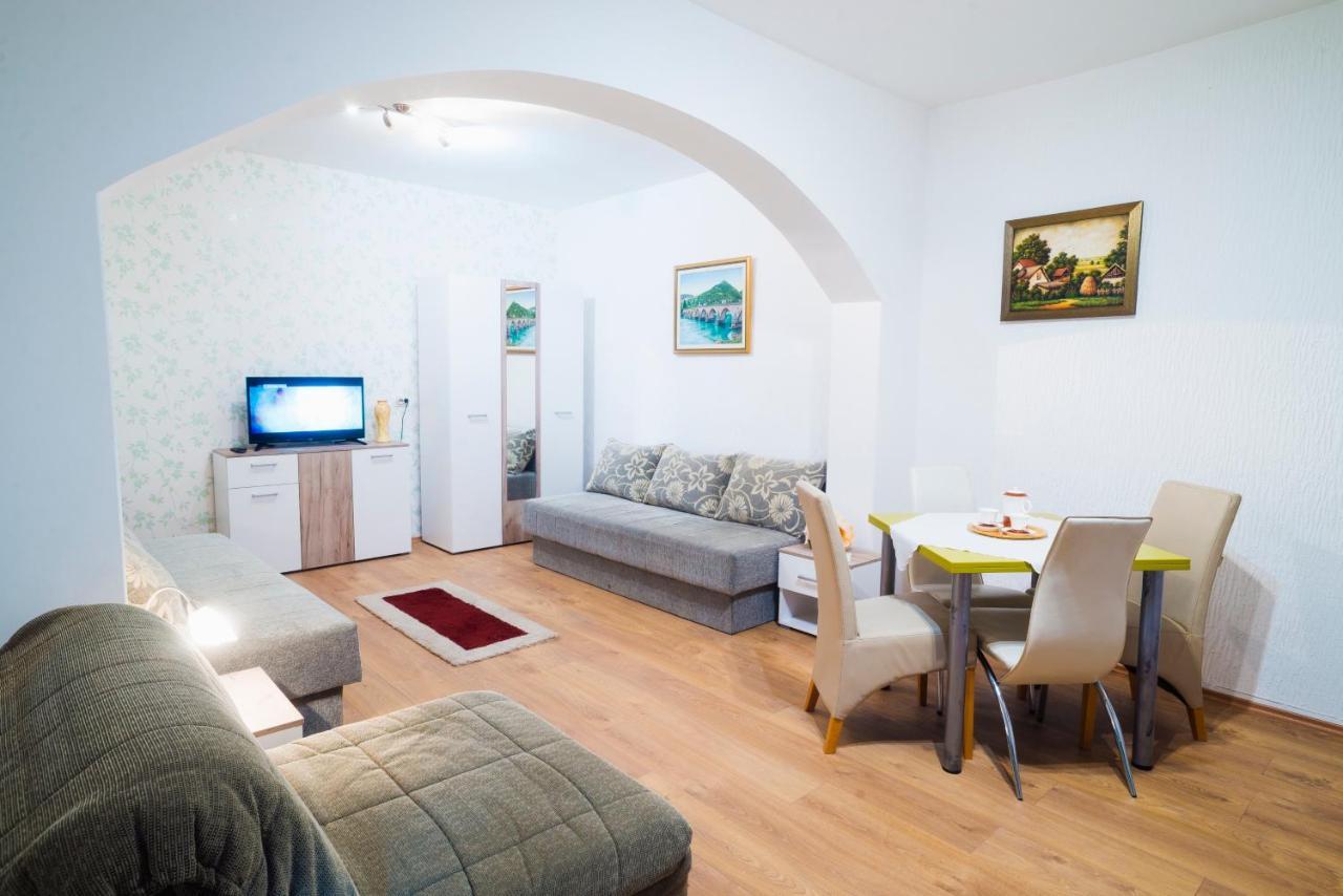 Apartmani Slavica ヤゴディナ エクステリア 写真